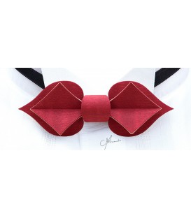 Wooden bow tie, Card in red tinted Maple - MELISSAMBRE