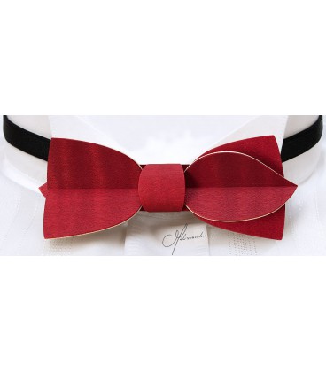 Bow tie in wood, Asymmetric in red tinted Maple - MELISSAMBRE